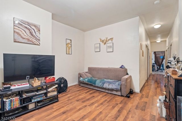 80 Pennington St, Paterson City, NJ 07501