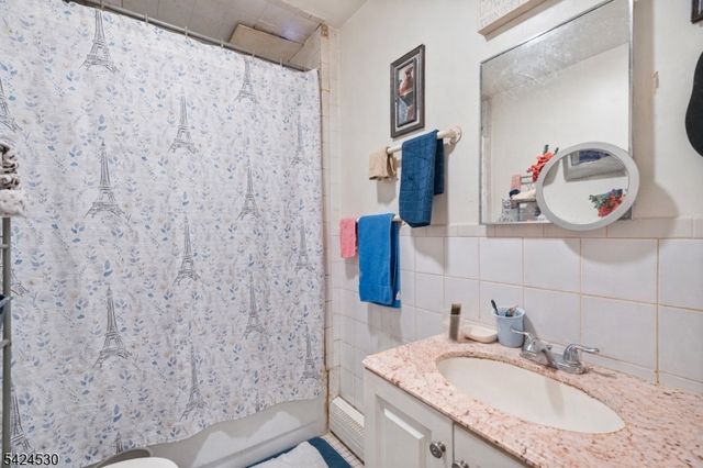 80 Pennington St, Paterson City, NJ 07501