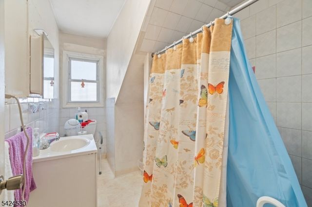 80 Pennington St, Paterson City, NJ 07501