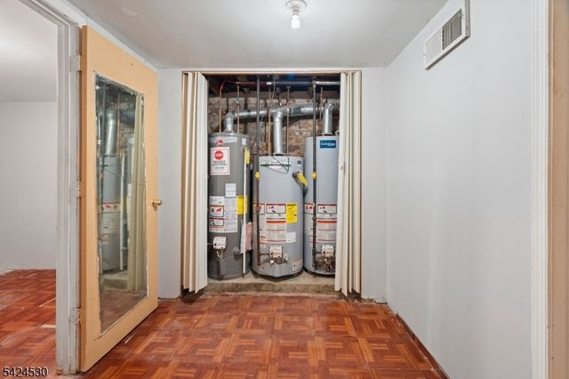80 Pennington St, Paterson City, NJ 07501