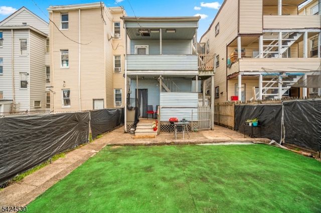 80 Pennington St, Paterson City, NJ 07501