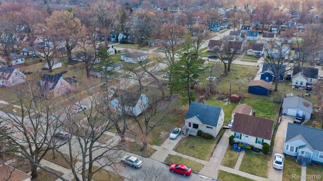 26115 Powers Avenue, Dearborn Heights, MI 48125