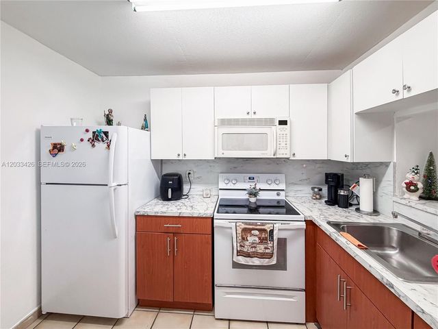 19761 SW 114th Avenue 338, Miami, FL 33157
