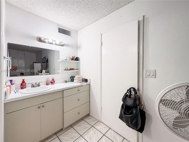 19761 SW 114th Avenue 338, Miami, FL 33157