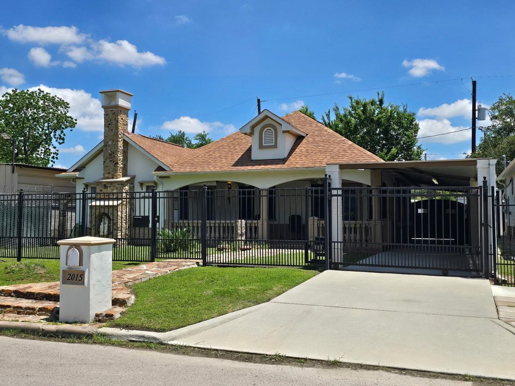 2015 Munger Street, Houston, TX 77023