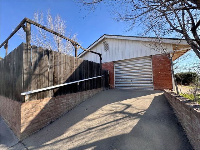 1020 Longview Avenue, Kingman, AZ 86401