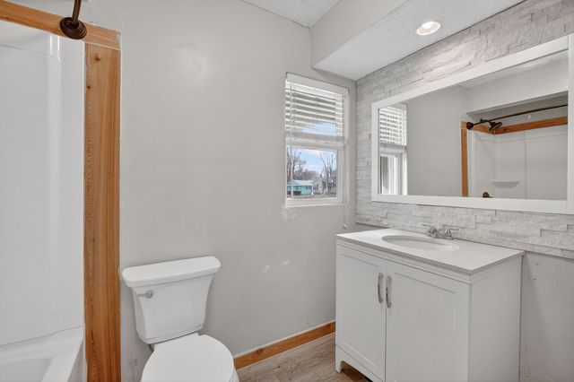 2921 Meadow Lane, West Des Moines, IA 50265