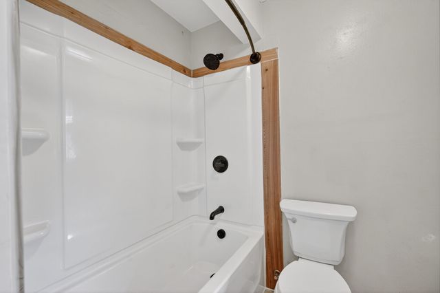 2921 Meadow Lane, West Des Moines, IA 50265