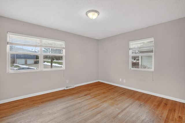 2921 Meadow Lane, West Des Moines, IA 50265