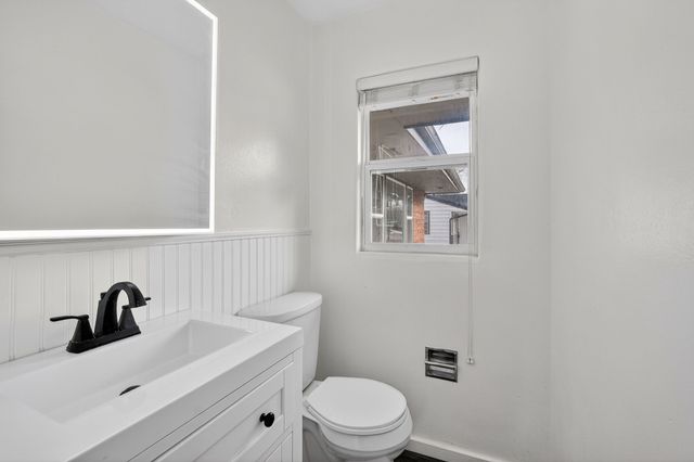 2921 Meadow Lane, West Des Moines, IA 50265