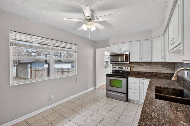 2921 Meadow Lane, West Des Moines, IA 50265