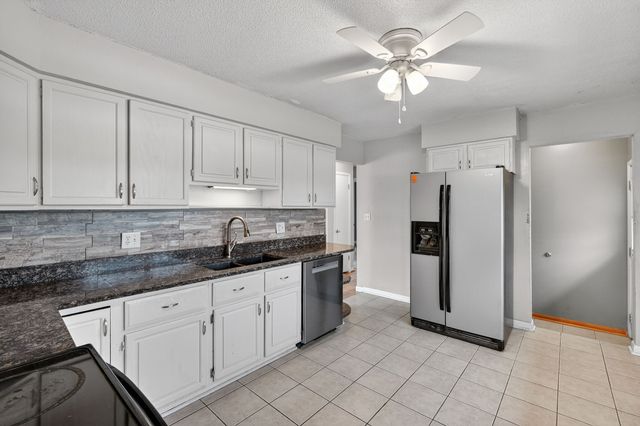 2921 Meadow Lane, West Des Moines, IA 50265