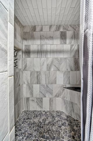 2921 Meadow Lane, West Des Moines, IA 50265