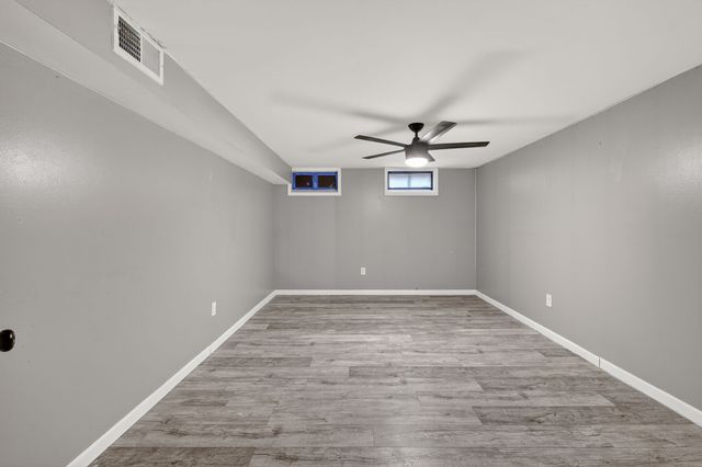 2921 Meadow Lane, West Des Moines, IA 50265