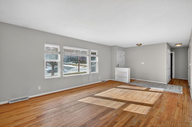 2921 Meadow Lane, West Des Moines, IA 50265