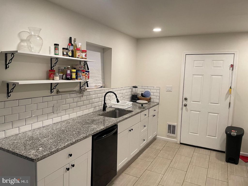 4019 OGDEN ST, PHILADELPHIA, PA 19104 — photo 3