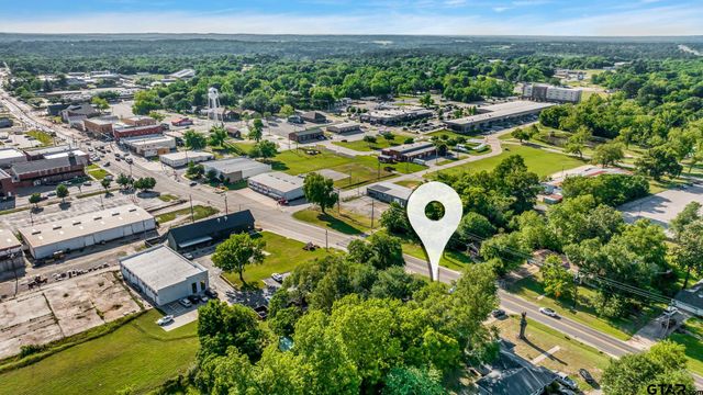 315 E Hubbard St, Lindale, TX 75771