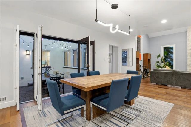 129 N Crescent Heights, Los Angeles, CA 90048