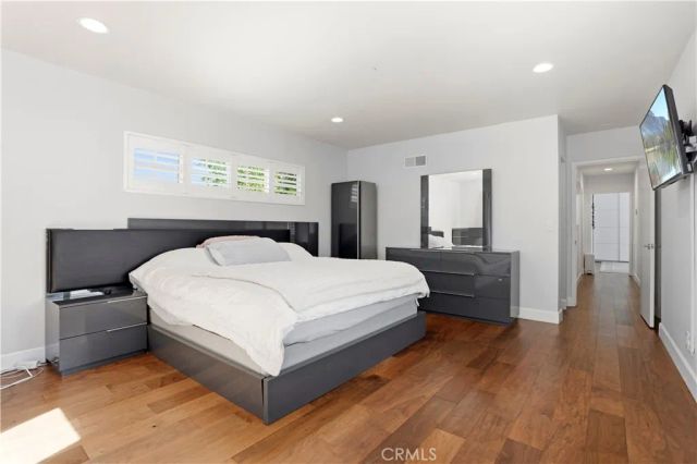 129 N Crescent Heights, Los Angeles, CA 90048