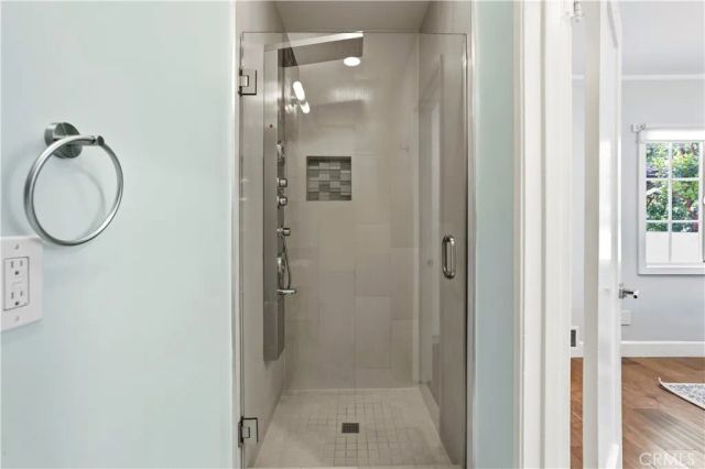 129 N Crescent Heights, Los Angeles, CA 90048