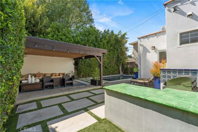 129 N Crescent Heights, Los Angeles, CA 90048