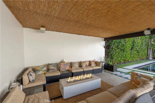 129 N Crescent Heights, Los Angeles, CA 90048