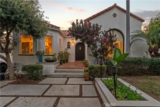 129 N Crescent Heights, Los Angeles, CA 90048