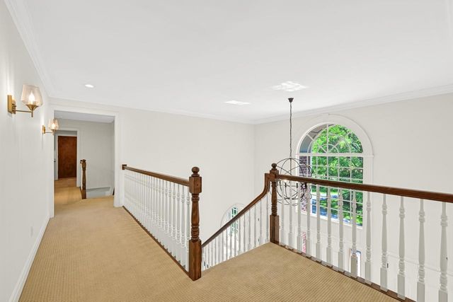 2146 W Columbia DRIVE, Mequon, WI 53092
