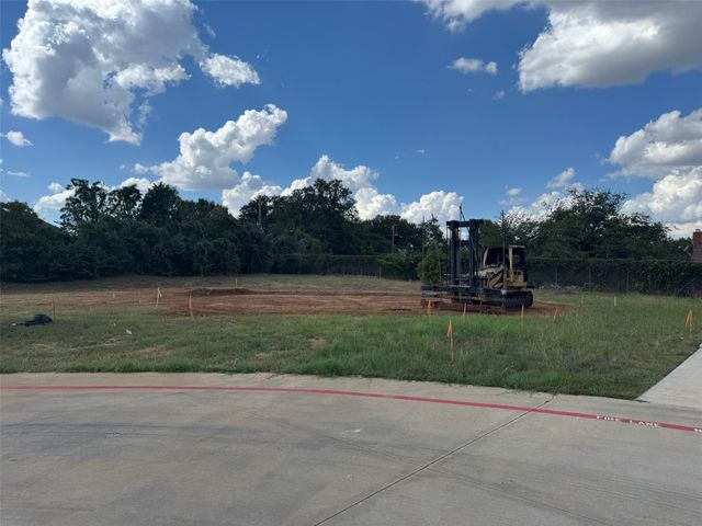 209 E Debbie Lane, Mansfield, TX 76063