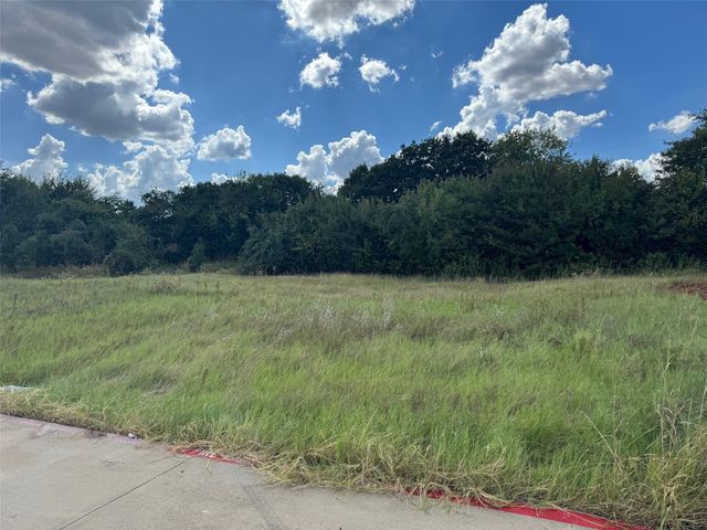 209 E Debbie Lane, Mansfield, TX 76063