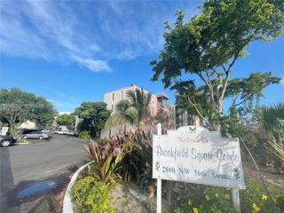 2800 NW 56th Ave E103, Lauderhill, FL 33313