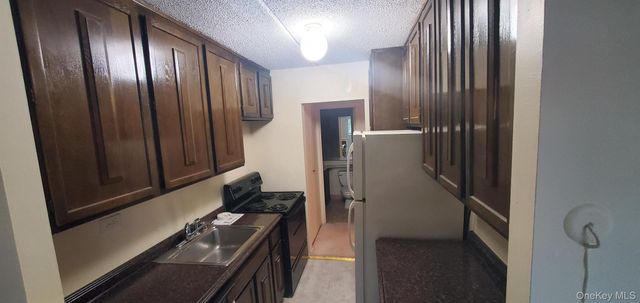 160 academy Street 8C, Poughkeepsie, NY 12601