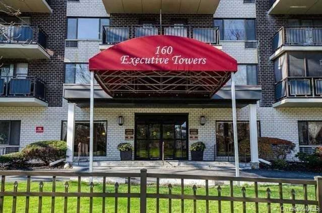 160 academy Street 8C, Poughkeepsie, NY 12601