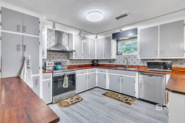 18127 County Road 10, Foley, AL 36535