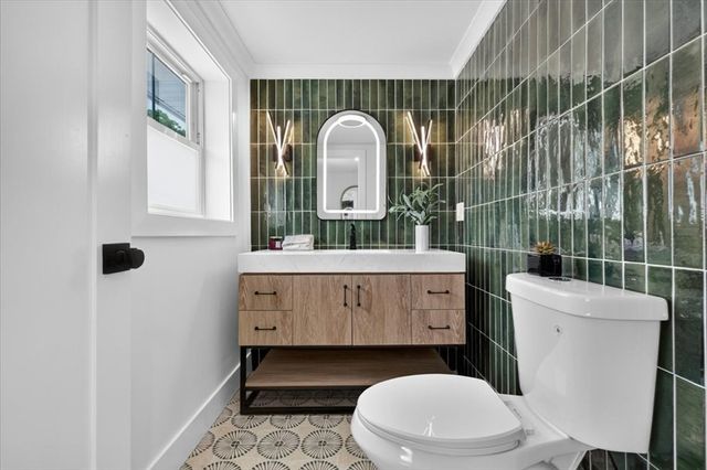 101 Hackensack Rd, Boston, MA 02467