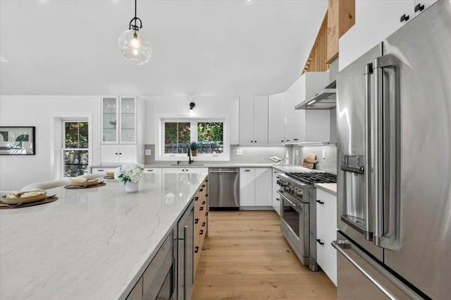 101 Hackensack Rd, Boston, MA 02467