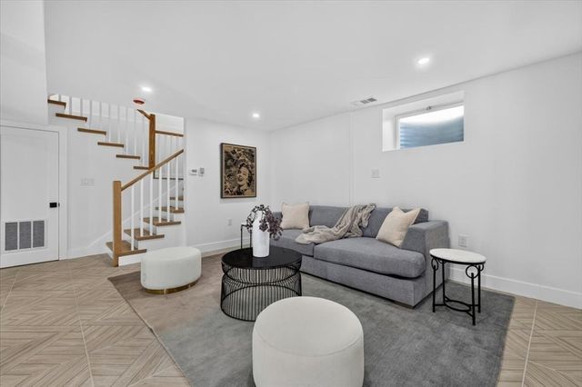 101 Hackensack Rd, Boston, MA 02467