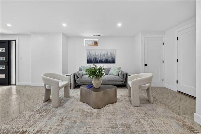 101 Hackensack Rd, Boston, MA 02467