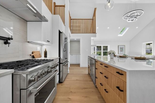 101 Hackensack Rd, Boston, MA 02467