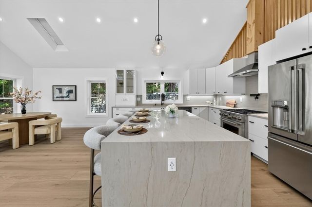 101 Hackensack Rd, Boston, MA 02467