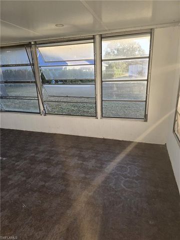 112 Kerr CIR, Lehigh Acres, FL 33936