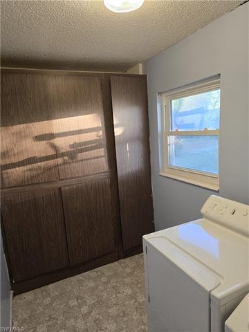 112 Kerr CIR, Lehigh Acres, FL 33936