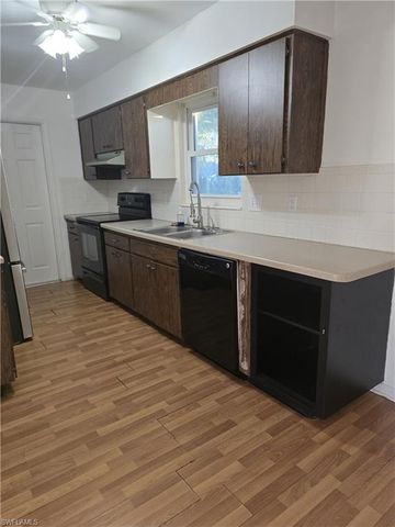 112 Kerr CIR, Lehigh Acres, FL 33936