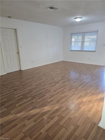 112 Kerr CIR, Lehigh Acres, FL 33936