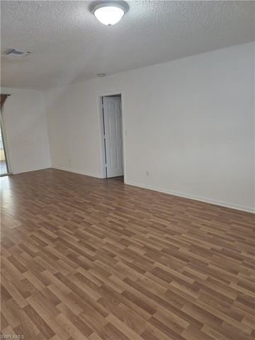 112 Kerr CIR, Lehigh Acres, FL 33936