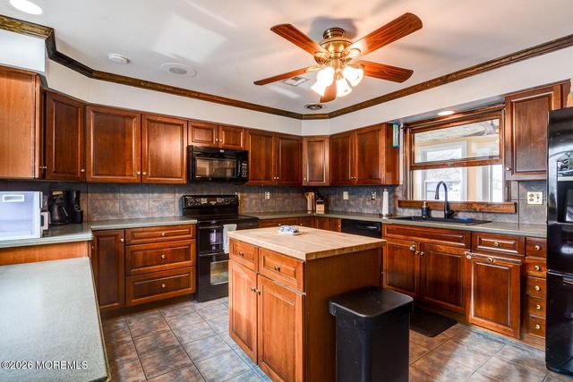 956 Green Hill Boulevard, Toms River, NJ 08753