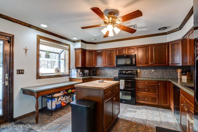 956 Green Hill Boulevard, Toms River, NJ 08753