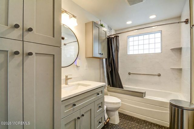 956 Green Hill Boulevard, Toms River, NJ 08753