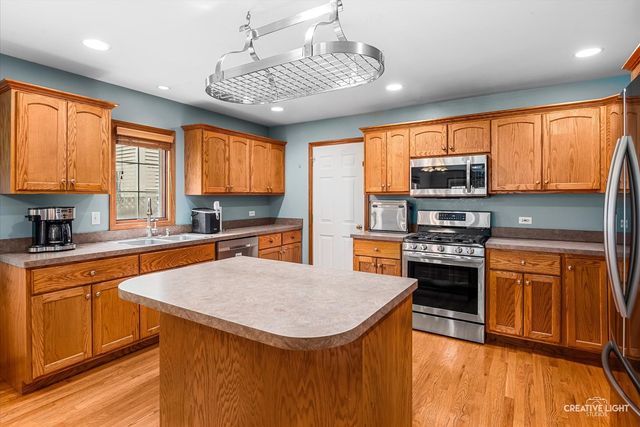 3S665 Virginia Avenue, Warrenville, IL 60555