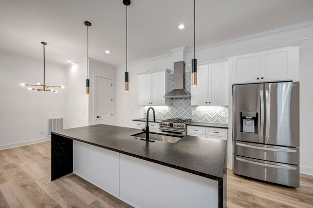 819D Watts Ln, Nashville, TN 37209